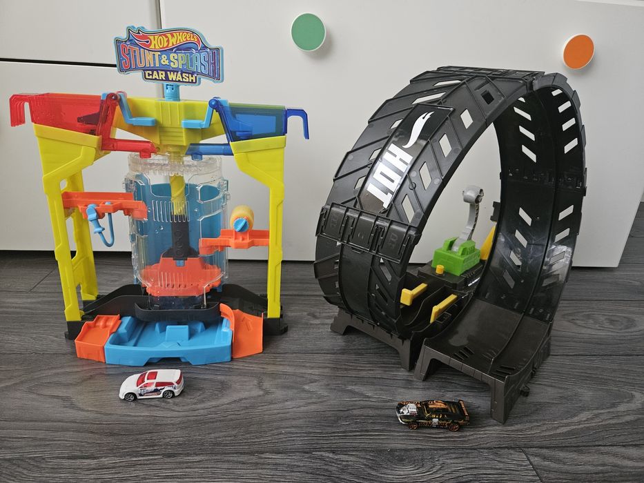 Hot Wheels явтомивка и писта