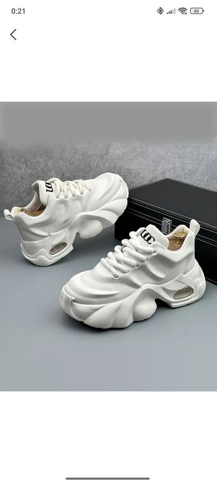 Erkaklar va ayollar uchun chiroyli kirasofka