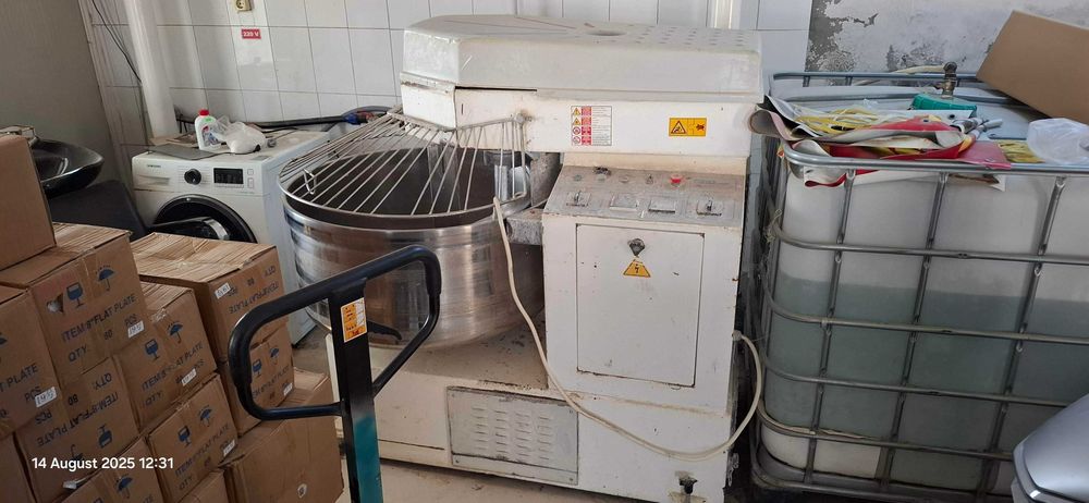 LINIE AUTOMATA BRUTARIE SI ALTE UTILAJE, capacitate 20000/zi la 300g