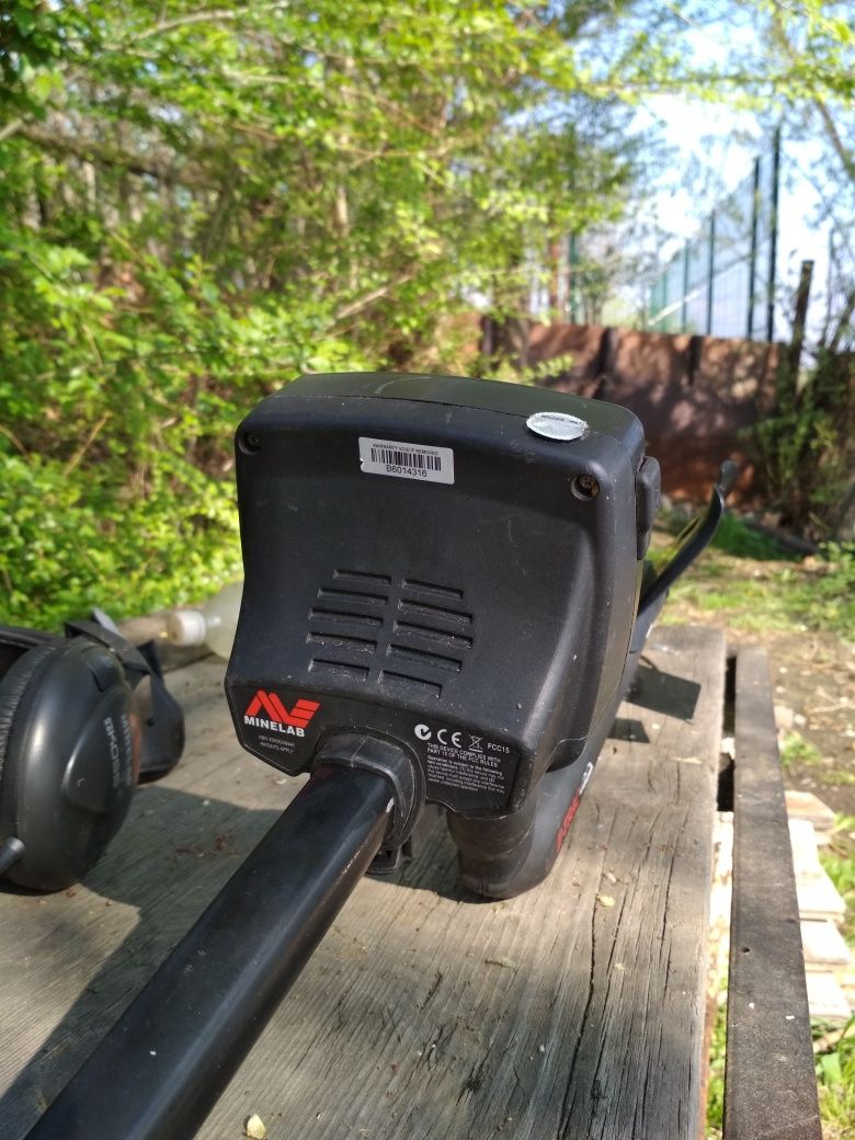Металлоискатель Minelab E-Trac