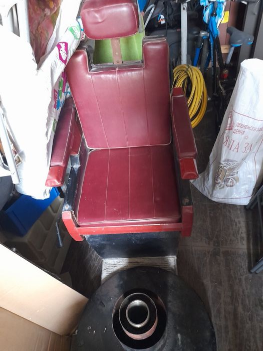 ПродавамБръснарски стол