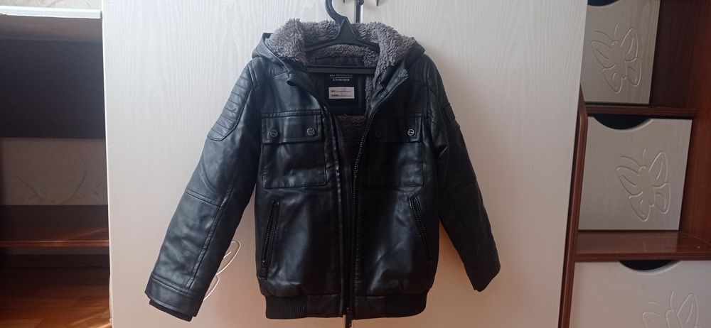 Продам куртку для мальчика