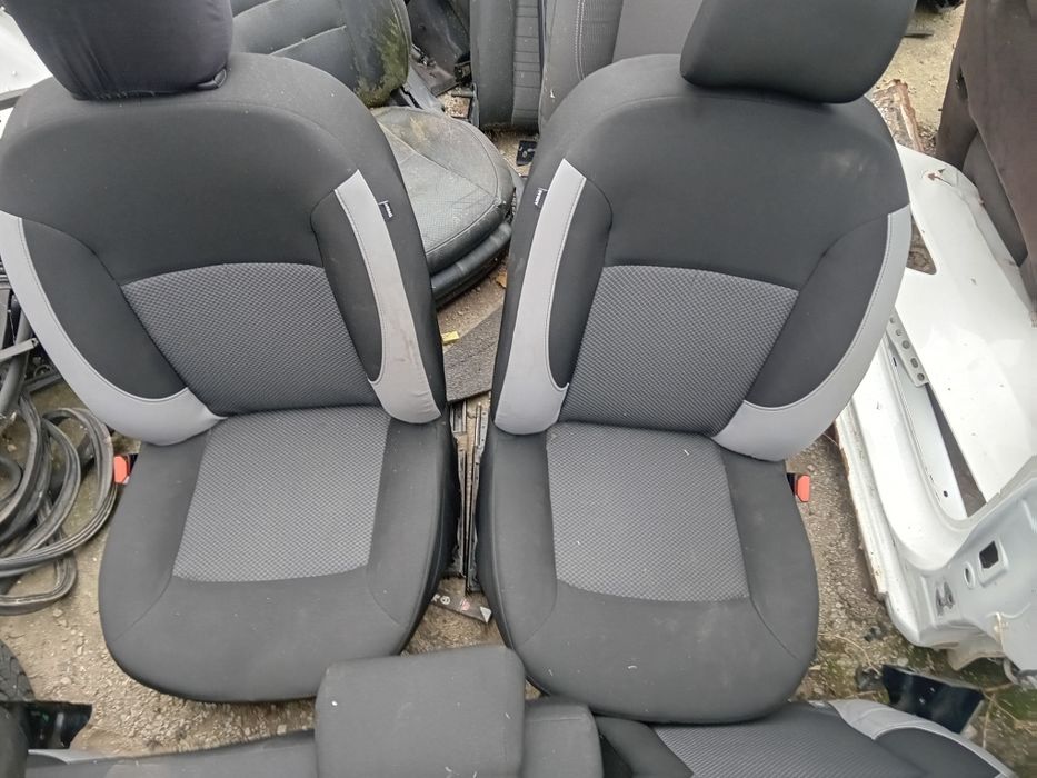 Салон дачия логан 2015г отличен