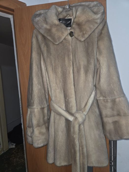 Продам норковую шубу.