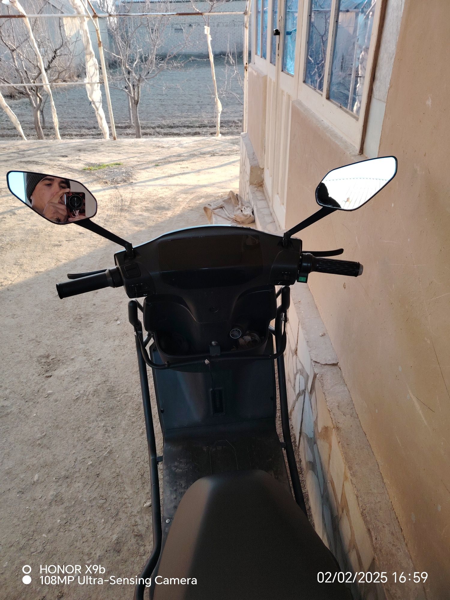 Skuter sotiladi. Holati alo darajada.