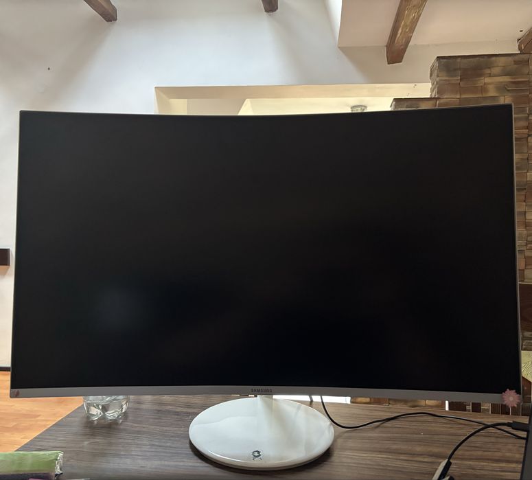 Vand monitor Samsung curbat 27’’ inch