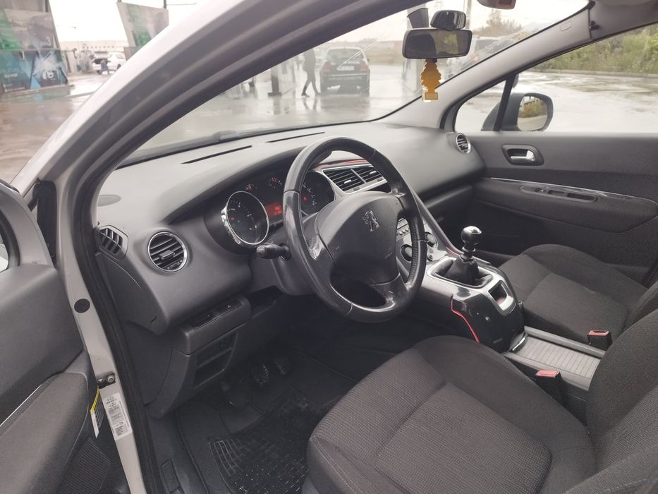 Peugeot 5008, an 2010, motor 1,6 diesel, 7 locuri