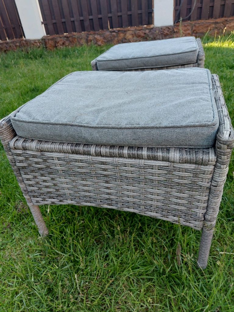 Set 2 tabureti ratan gri