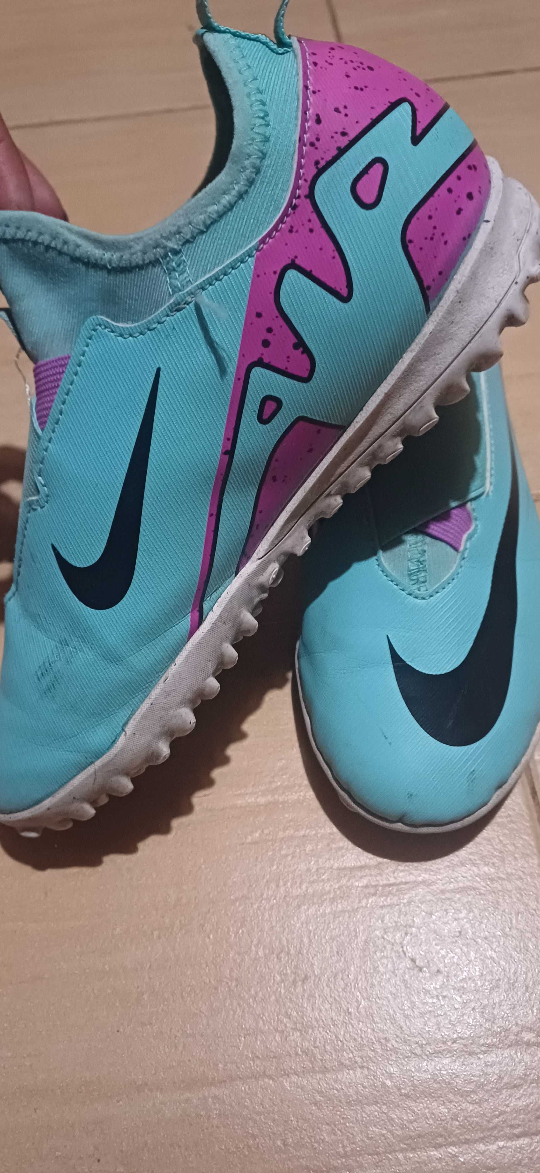 Футболни обувки/Стоножки nike 36.5 и Adidas predator бутонки 36,5