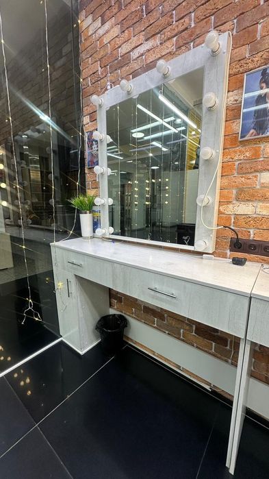 Туалетный столик