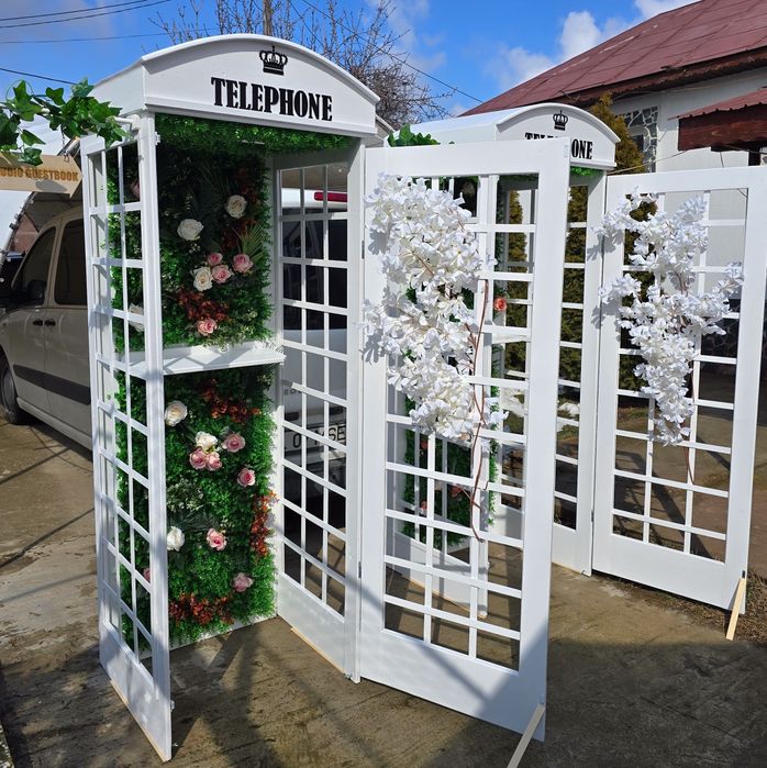 Cabina telefonica de vânzare / Audio Guestbook