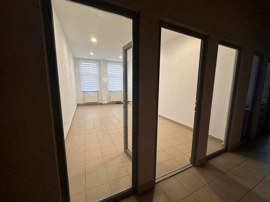 Inchiriez spatii de birouri