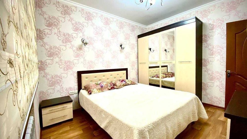 Госпитальный м-в  ориентир; 328- школа 77 - серия планировка