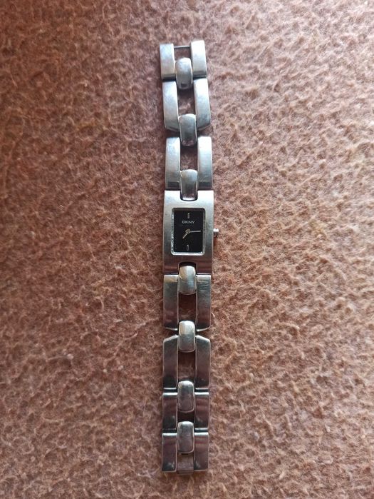 Часовник DKNY дамски