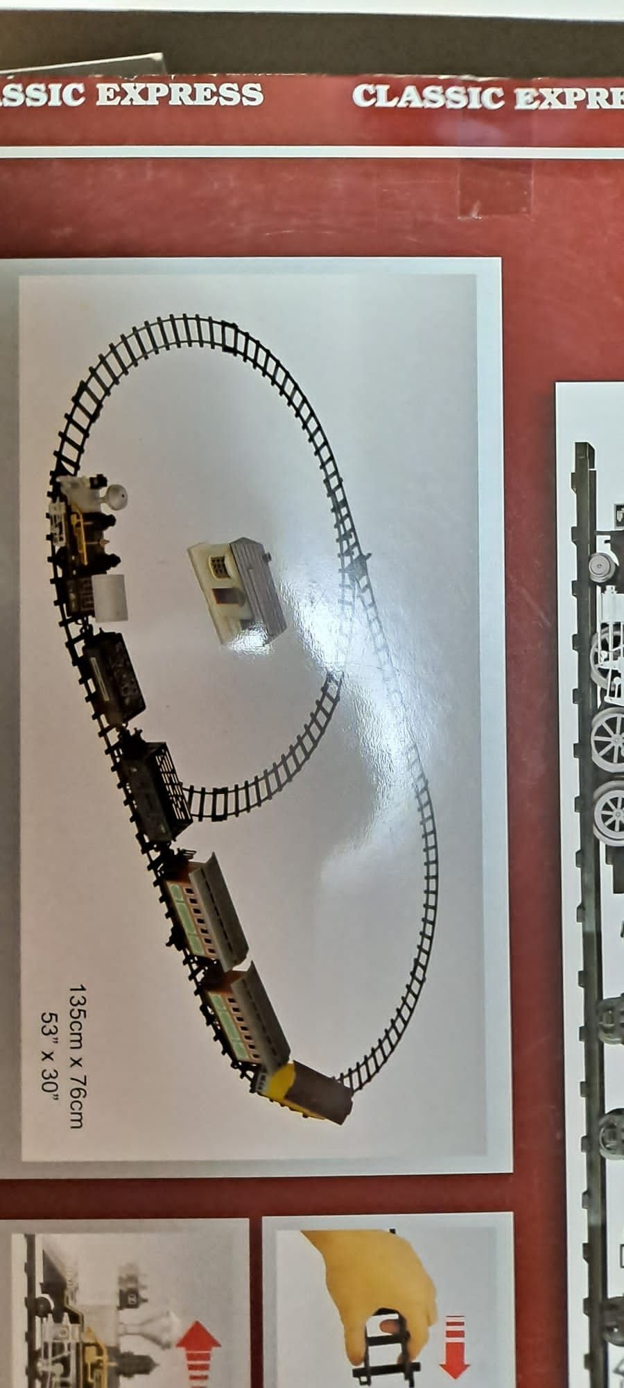 Circuit tren electric 135x76 cm cu 5 vagoane si sunete.