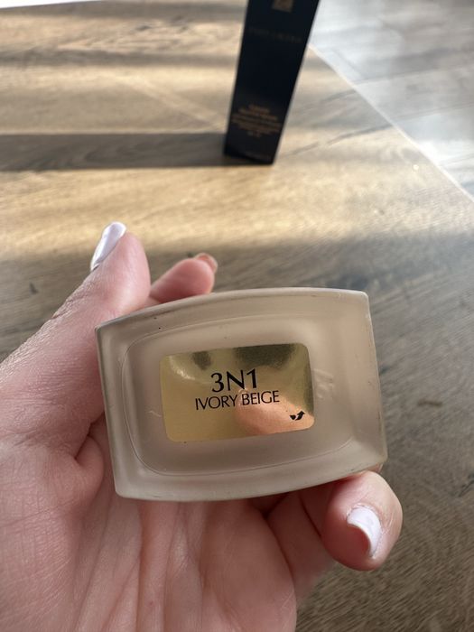 Фон дьо тен Estee lauder