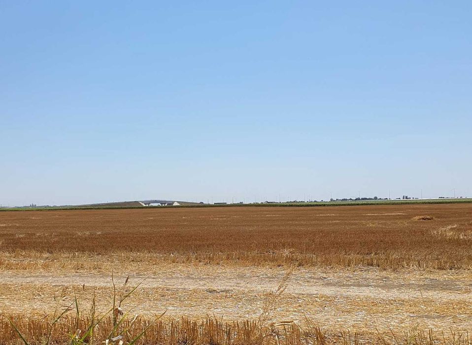 Teren extravilan 11 425 mp in Slatioara (Olt), la DE Craiova-Pitesti