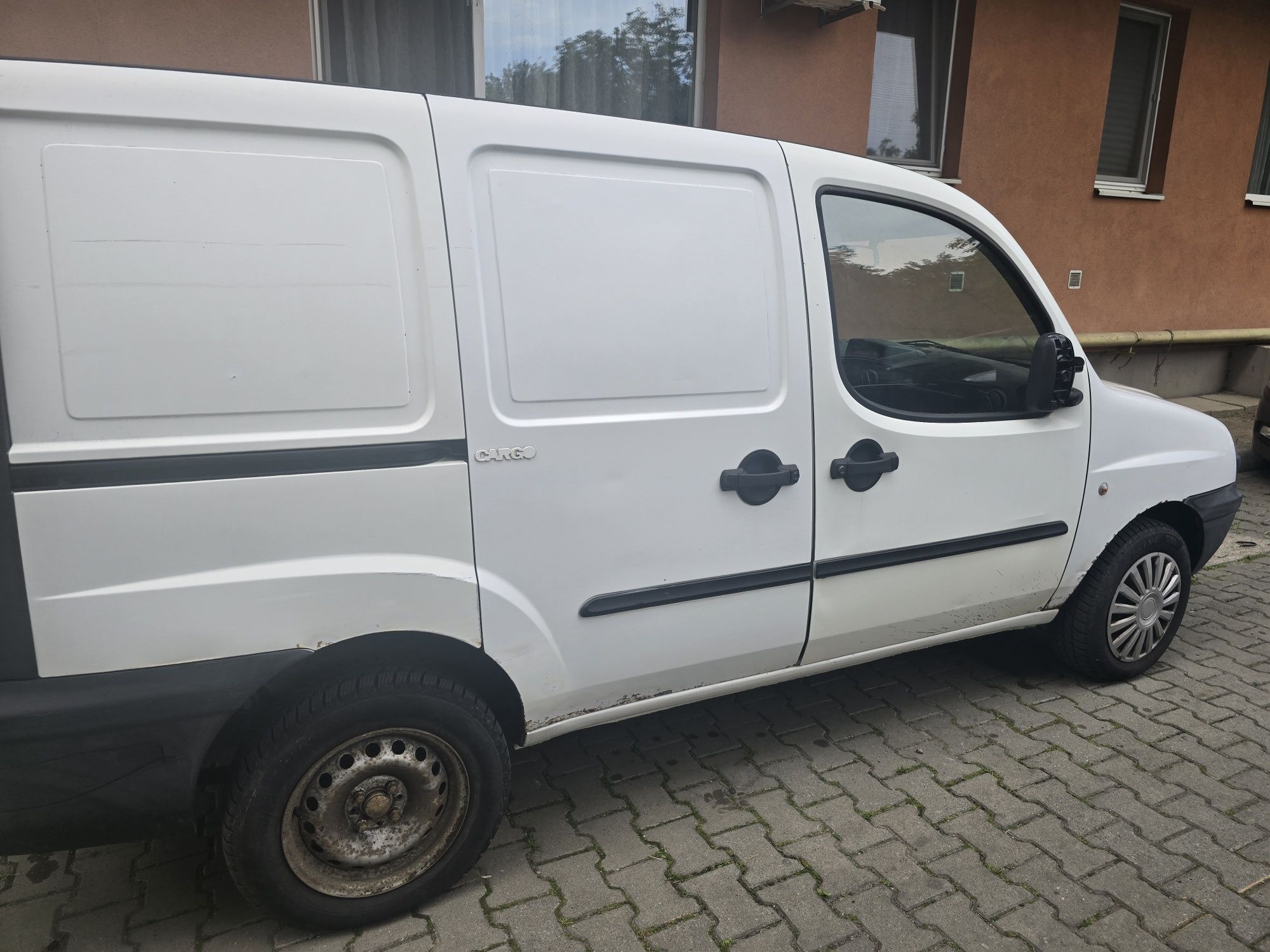 Vand fiat doblo - cu defecte - functionala, asigurare + itp valabil.
