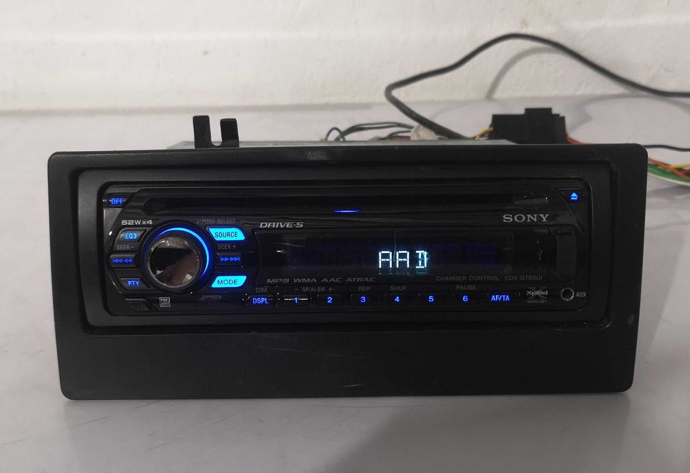 Радио за кола - Sony CDX-GT50UI