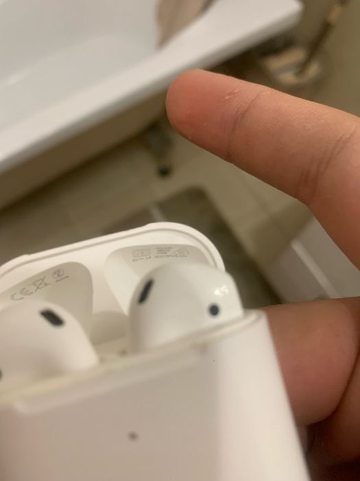 Airpods 2 fara cutie negociabil