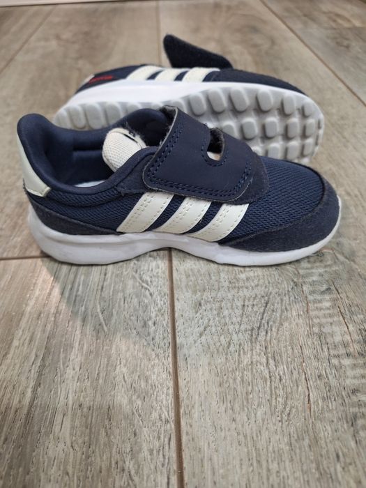 Продавам Детски маратонки