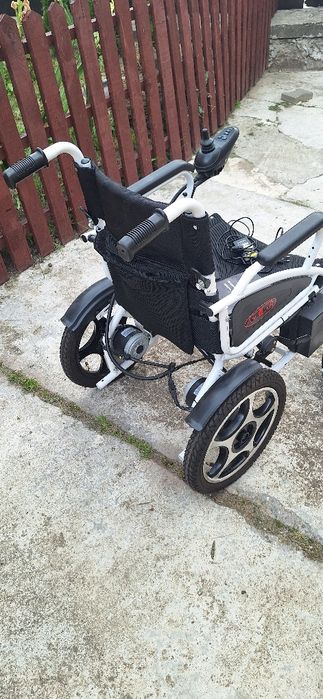 Scaun cărucior electric