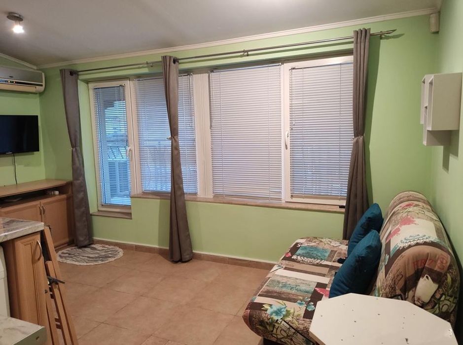 Дава се под наем Едностаен апартамент в Варна, Общината - 29 кв.м за 225 € - Снимка #2