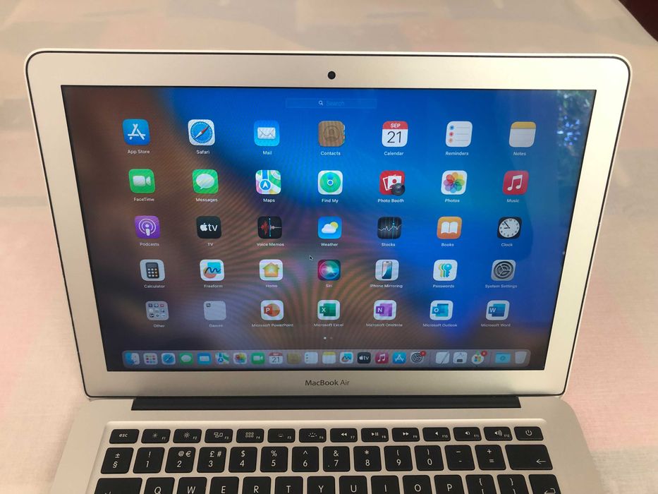 MacBook Air 13 2017 cumparat 2020 i5 1,8GHz, flash 128GB, 8 GB, CA NOU