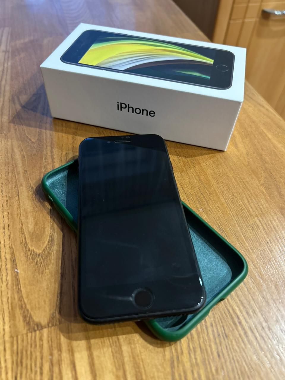 Iphone SE 2020 64gb В идеальном состоянии