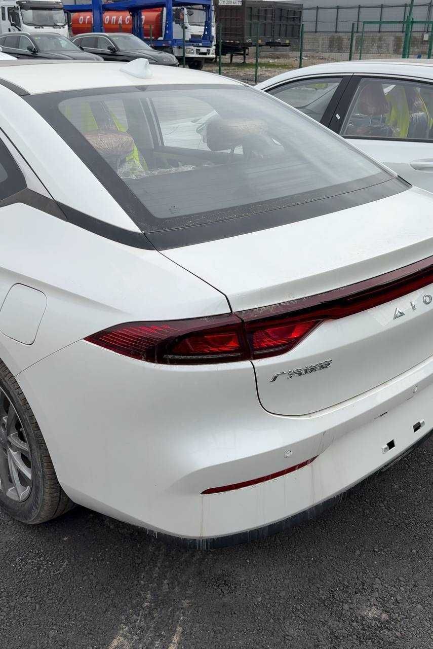 GAC AION S580 Бир зарядда: 480км От кучи: 136 та