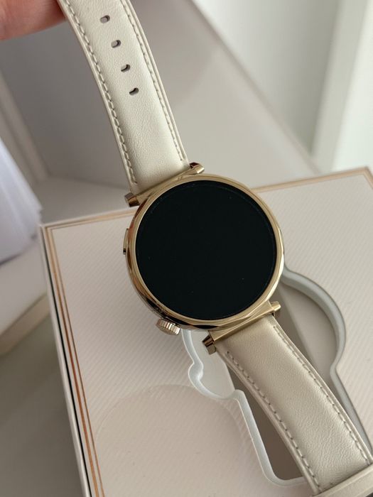 Смарт часовник Huawei GT5