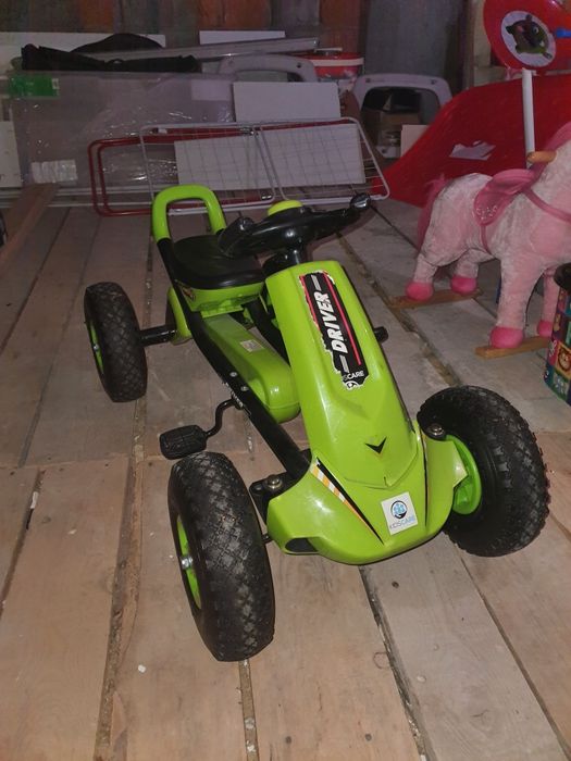 Kart cu pedale pentru copii