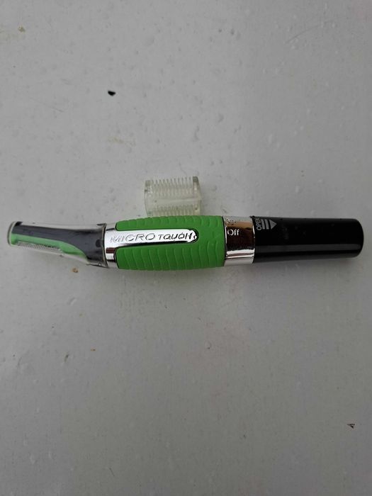 Trimmerul Micro Touch Max pentru nas, perciuni si urechi