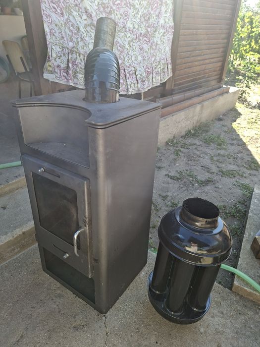 Șemineu pe lemne, cărbune, brichete