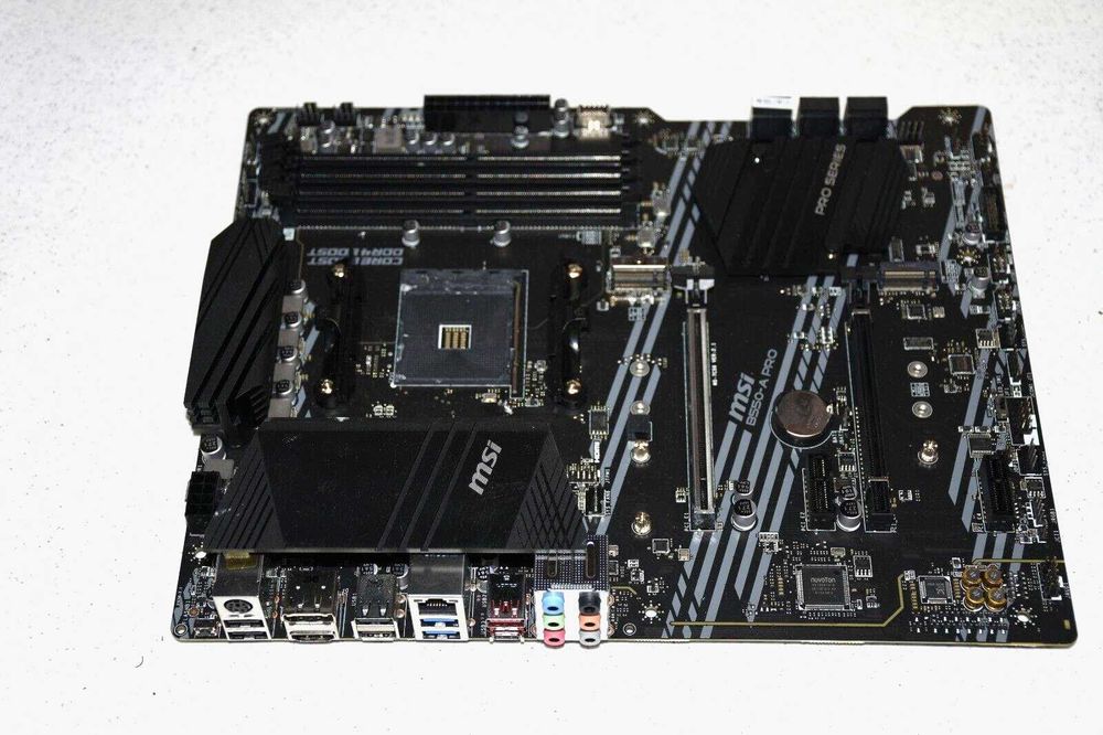 МОЩЕН Геймърси PC!! Ryzen 7 5800x + RTX 3070 + 32 GB RAM DDR4