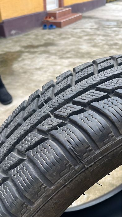 Vand cauciucuri iarna 195/65 R15 noi