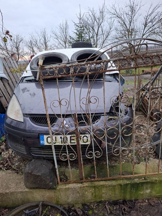 Vand colt 1.3 benzina AVARIAT