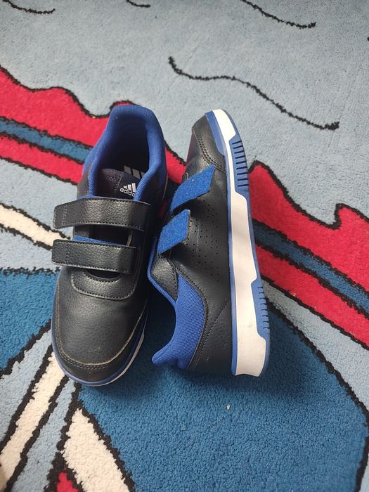 Adidași băieți mărime 38