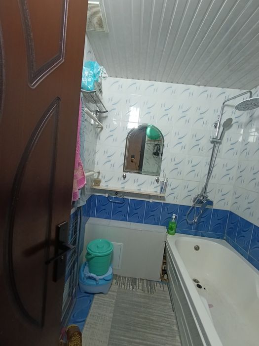 Kadshva bozor 86 bogʻcha  ropparasida 3 hona yevra remont dom