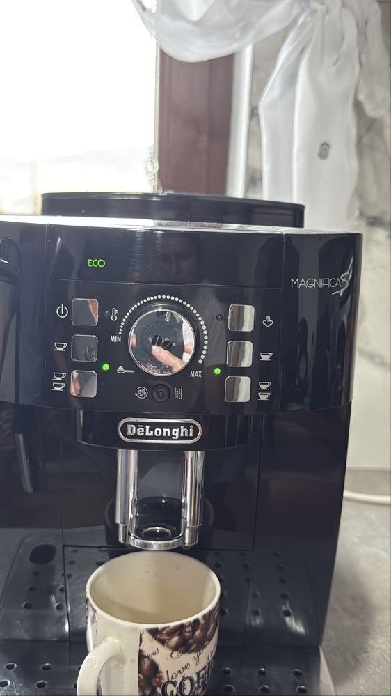 Кафеавтомат DeLonghi Magnifica
