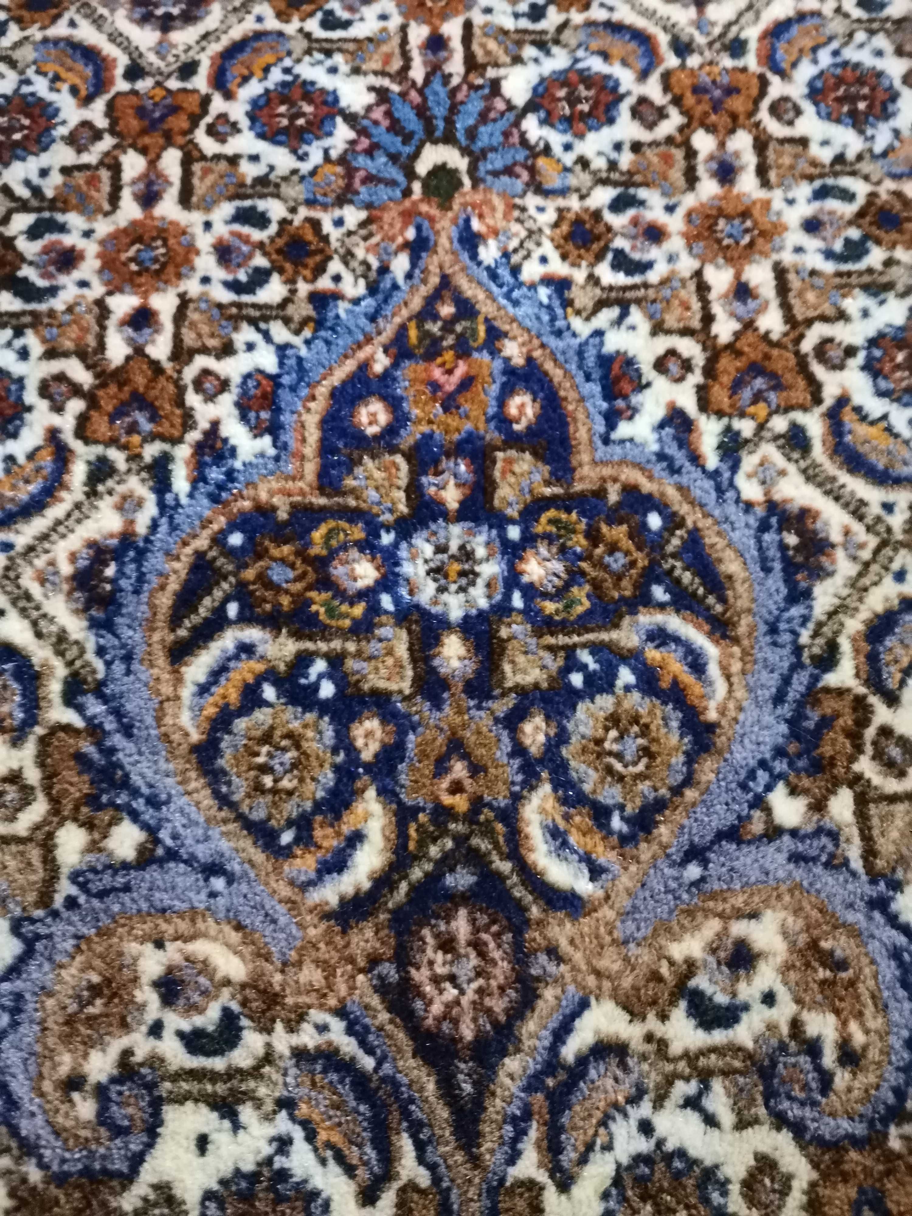 Персийски килим вълнен ръчнотъкан от Иран 208х309 см