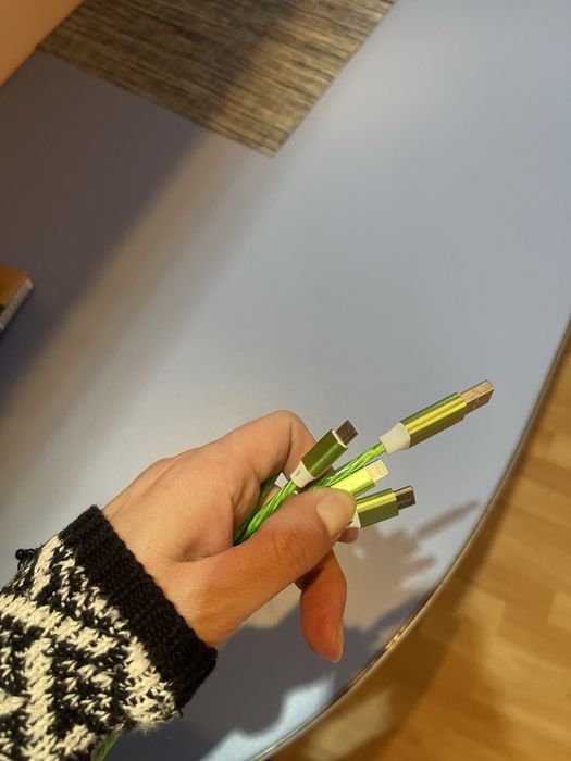 Incarcator 3 capeti, led uri