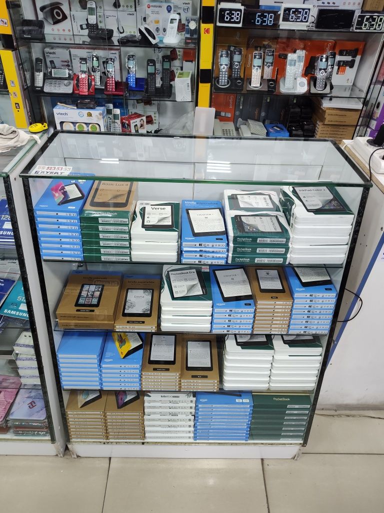 Электронные книги Amazon kindle в ассортименте