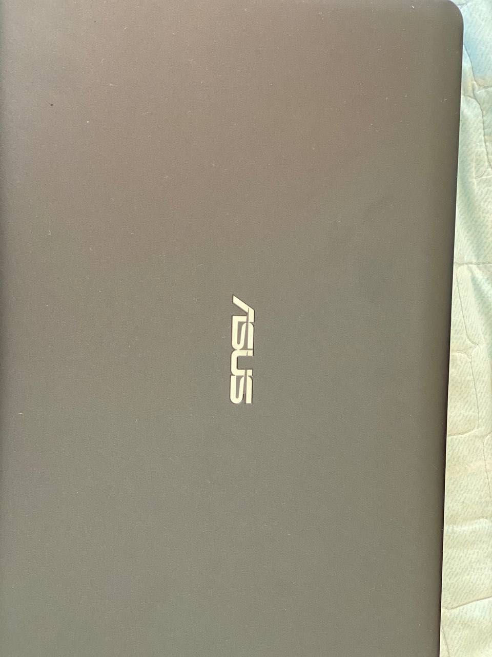 Asus VivoBook 4 opiratifka xotirasi 1TR windows 11 intel inside