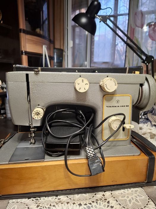 Швейная машина Чайка