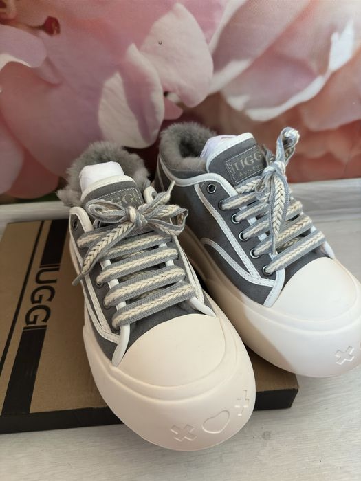 UGG кецове с платформа и велур