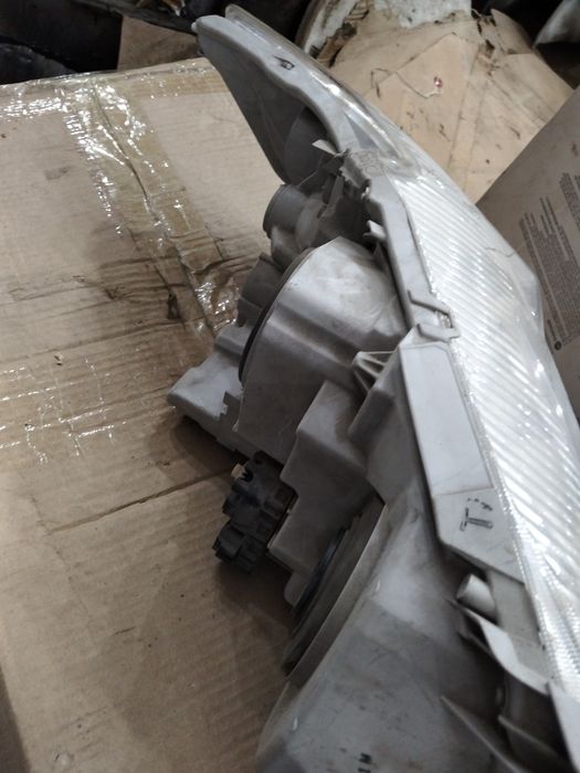 Фара от Тойота Аурис 2 013