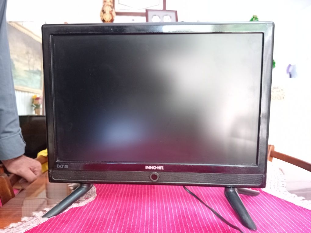 Vand televizior LCD 19 Inch