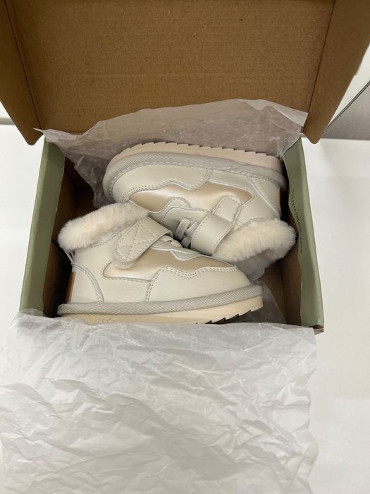 Детская обувь. Новая