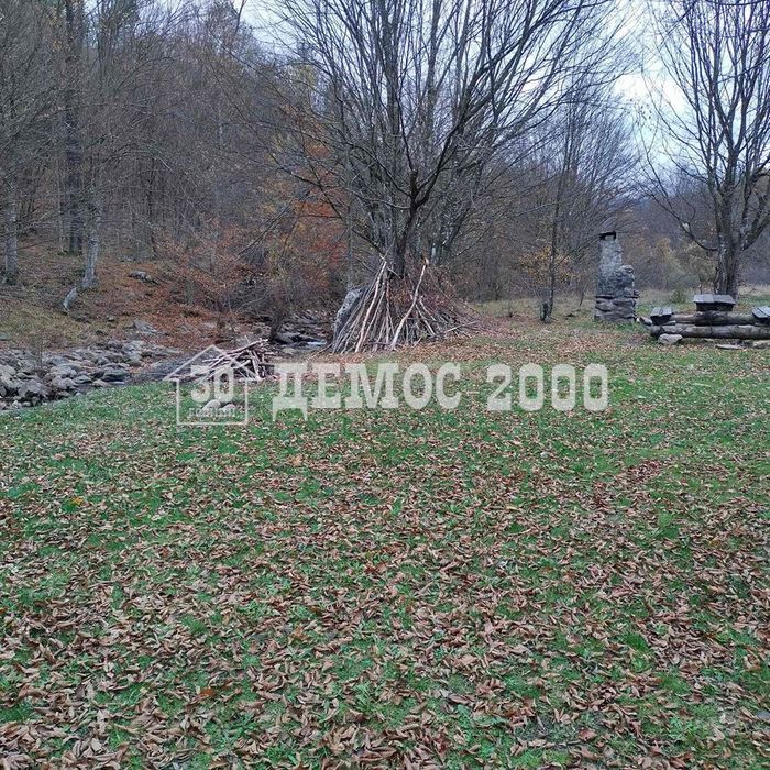 Парцел в Велико Търново, област-гр.Елена площ 800 цена 14000